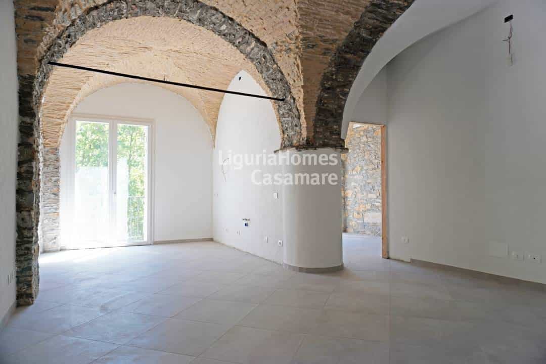 Kondominium dalam Chiusavecchia, Liguria 10930809