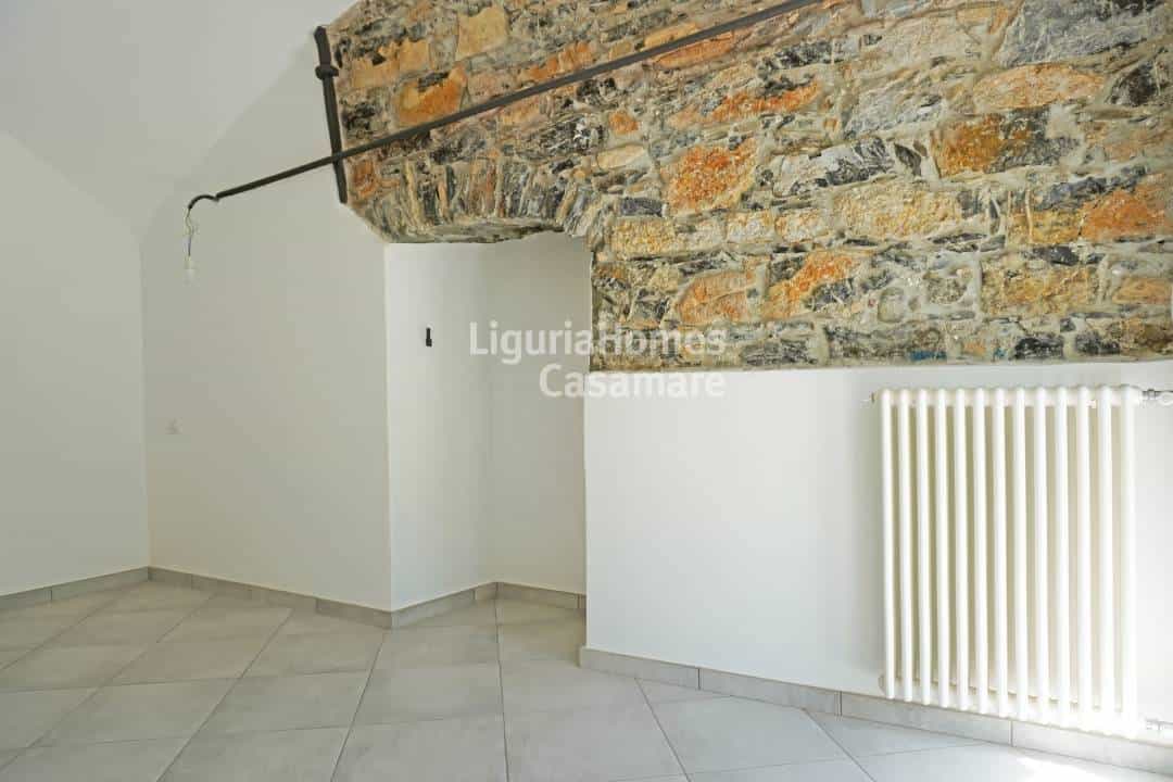 Eigentumswohnung im Chiusavecchia, Ligurien 10930811