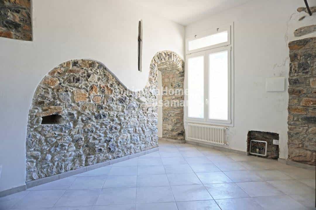 公寓 在 Chiusavecchia, Liguria 10930811