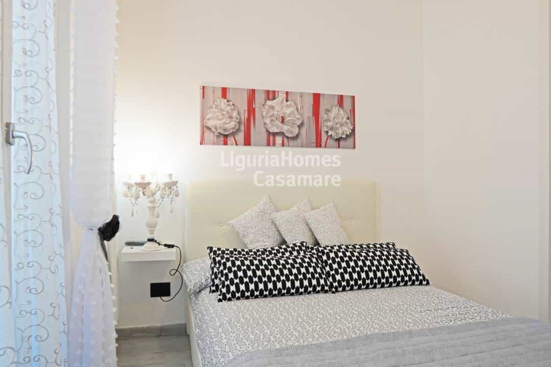 Condominium in Alassio, Liguria 10930817