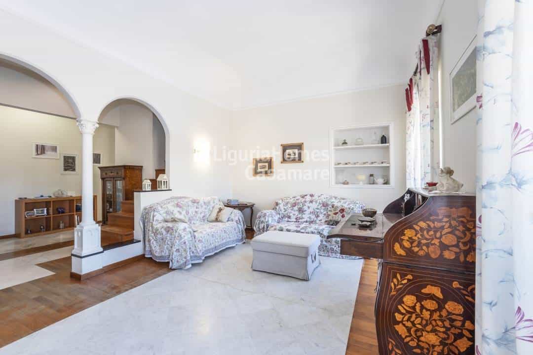 Condominio en Imperia, Liguria 10930823