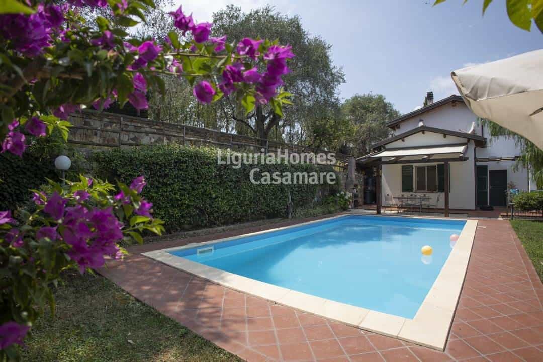 房子 在 Civezza, Liguria 10930836