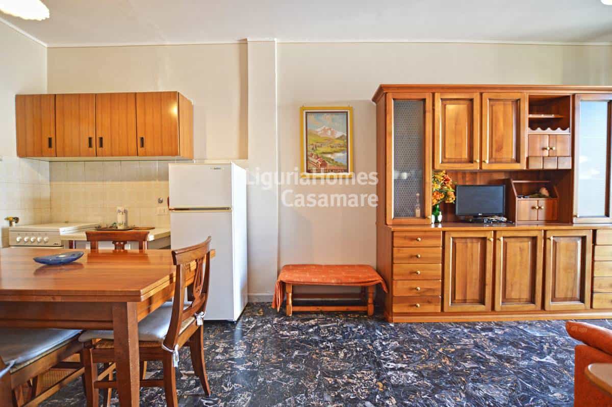 Condominium in Piani di Vallecrosia, Liguria 10930875