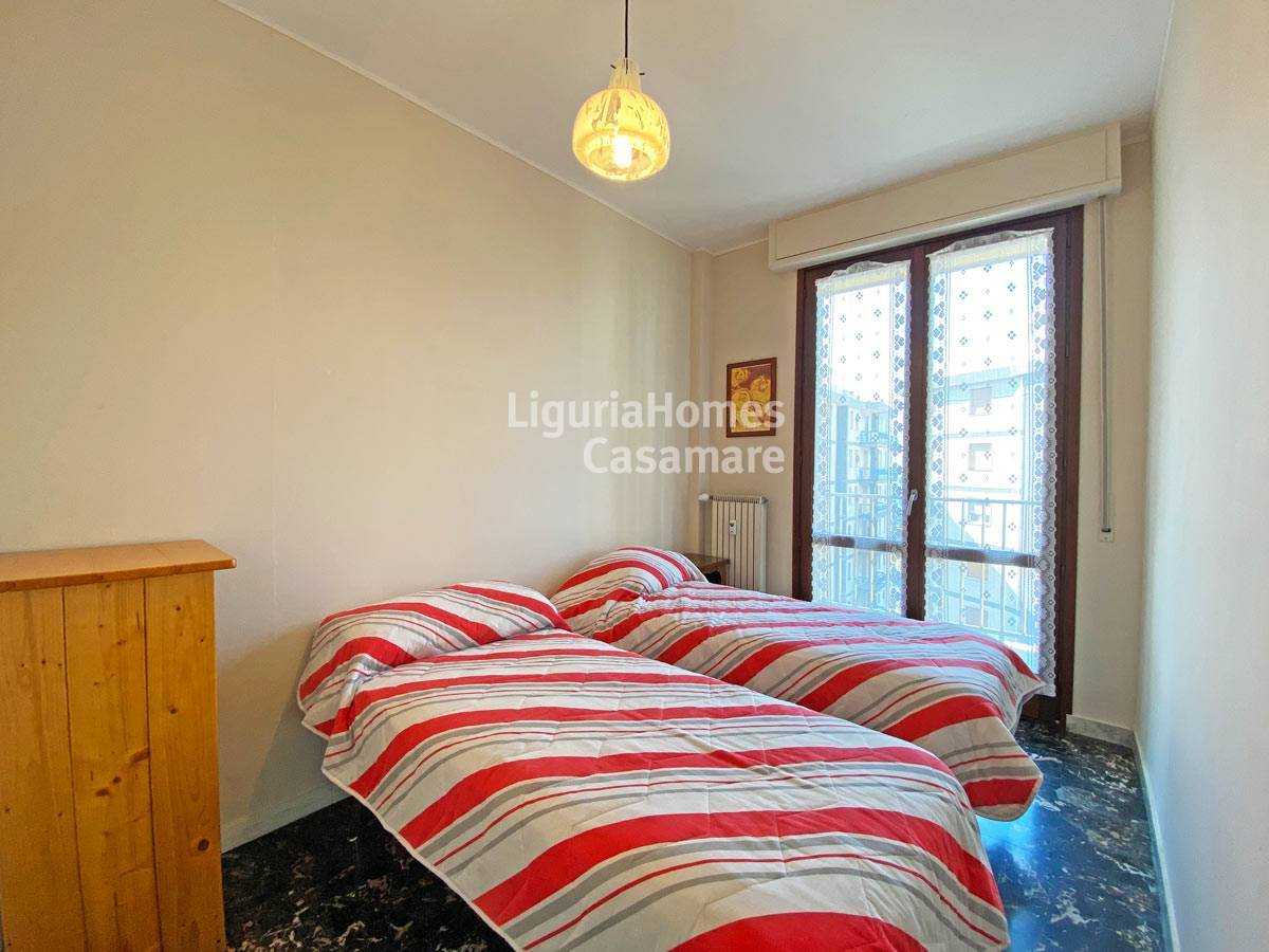 公寓 在 Vallecrosia, Liguria 10930875