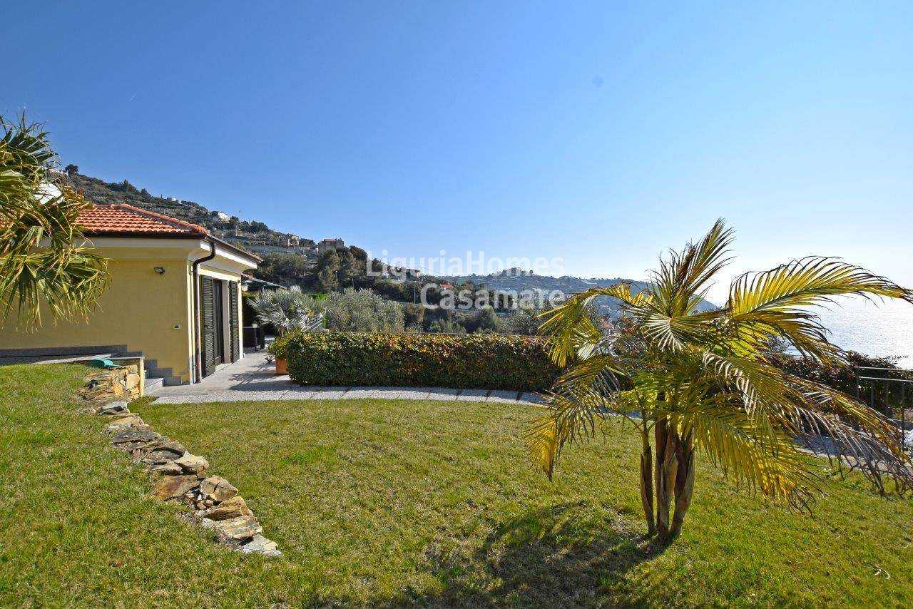 Dom w Ospedalettiego, Liguria 10930885