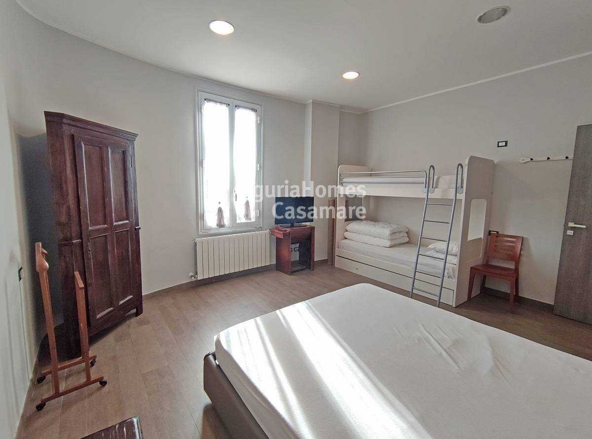 公寓 在 博尔迪盖拉, 利古里亚 10930935