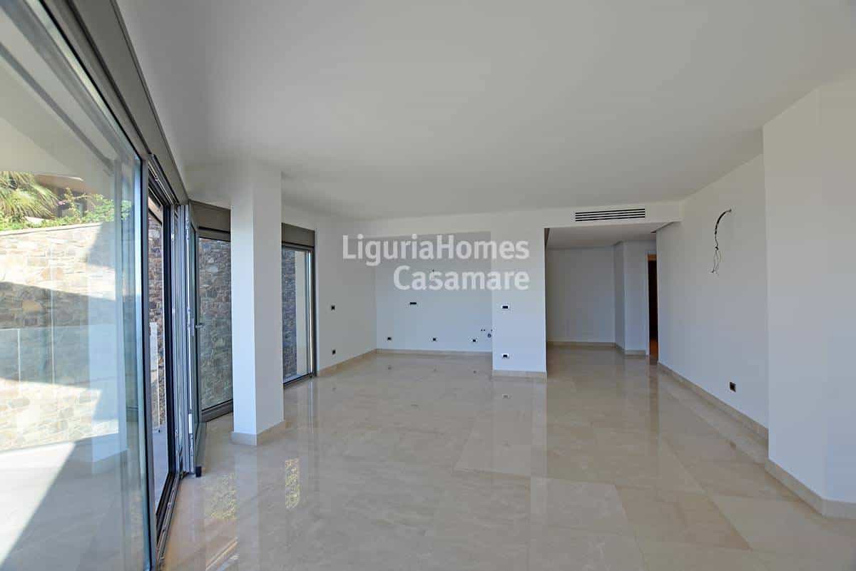 Condominio en San Remo, Liguria 10930969