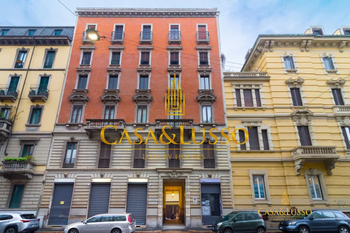 Condominium in Milaan, Lombardije 10930971