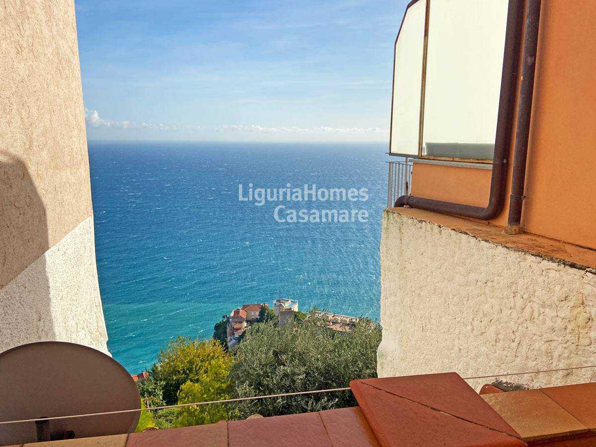 Condominium in Ventimiglia, Liguria 10930978