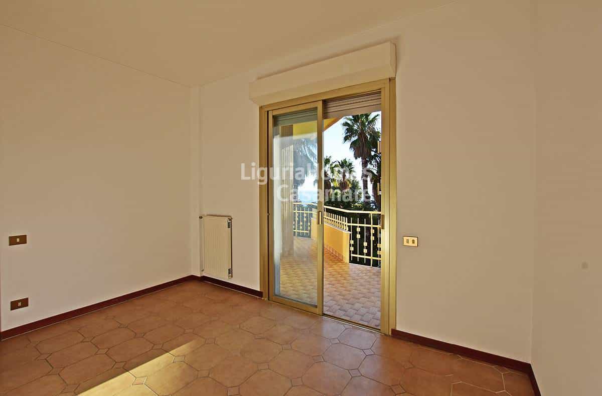 公寓 在 圣雷莫, 利古里亚 10931023
