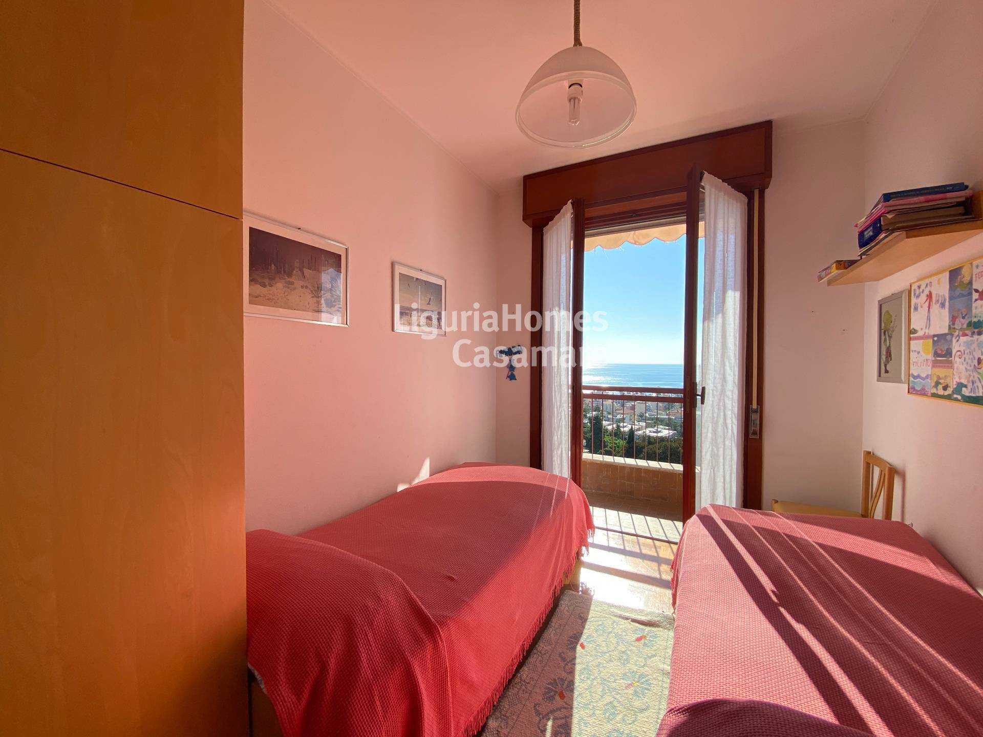 Osakehuoneisto sisään Bordighera, Liguria 10931024