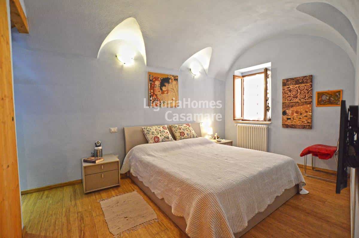 公寓 在 Vallebona, Liguria 10931066
