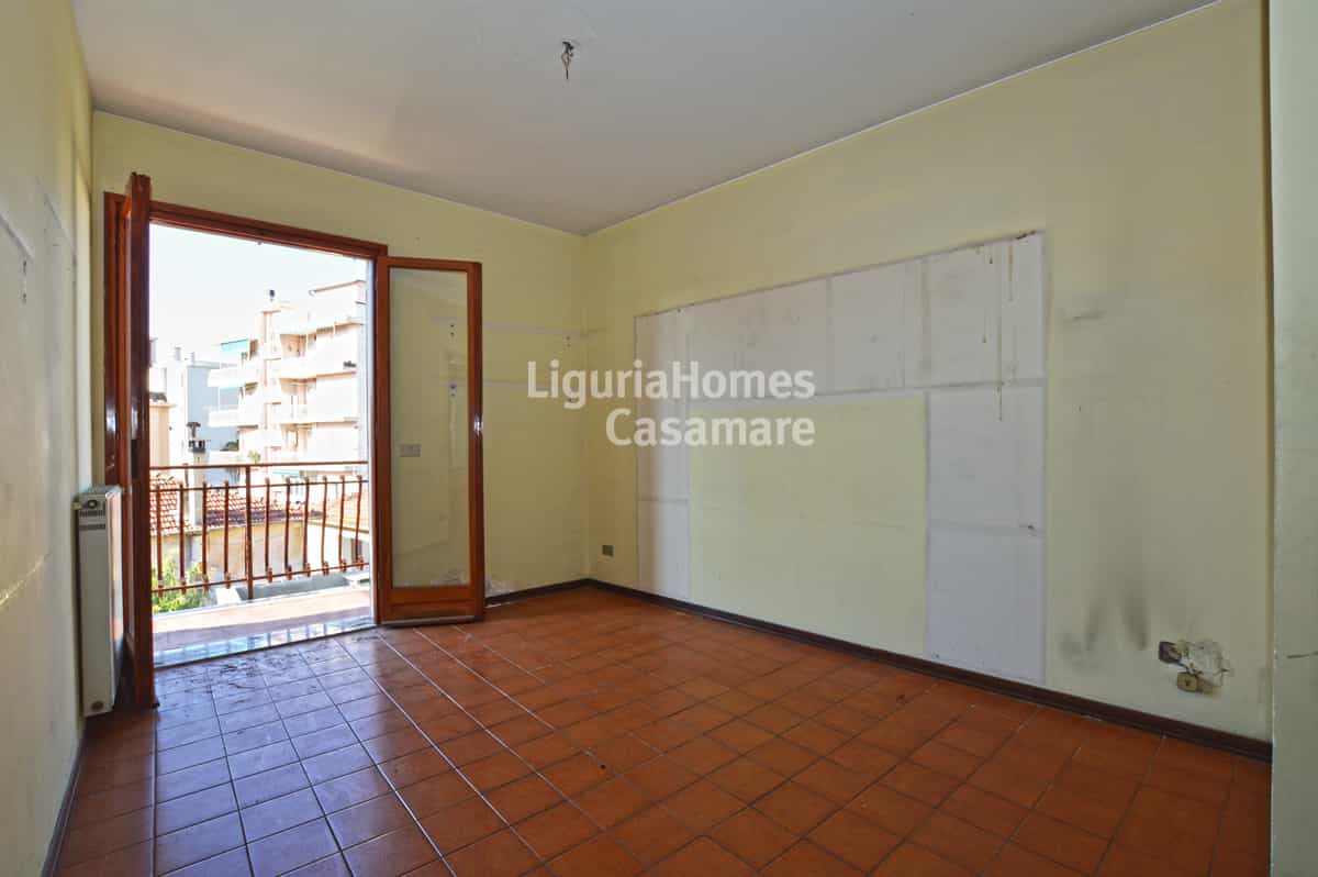 Condominio en Bordighera, Liguria 10931102