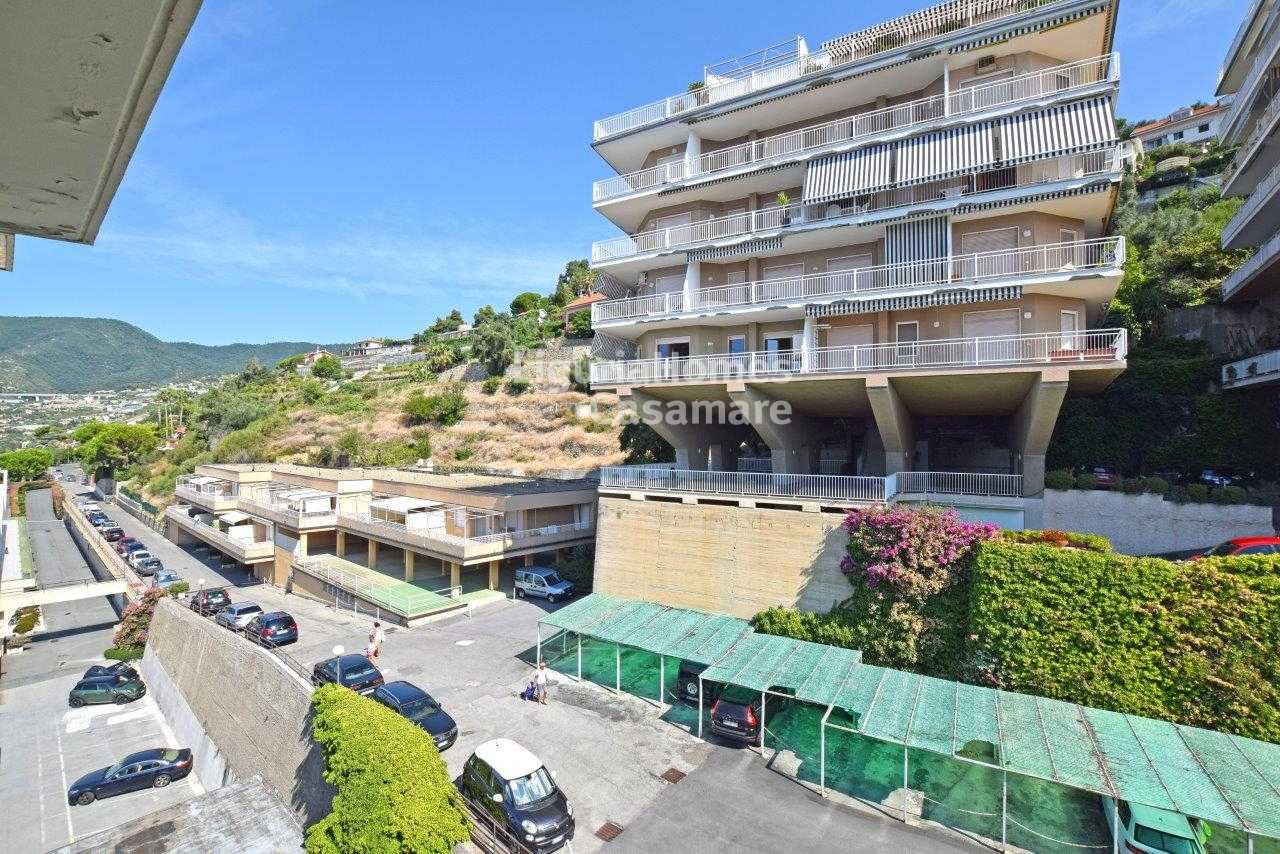 Condominium in Ospedaletti, Liguria 10931146