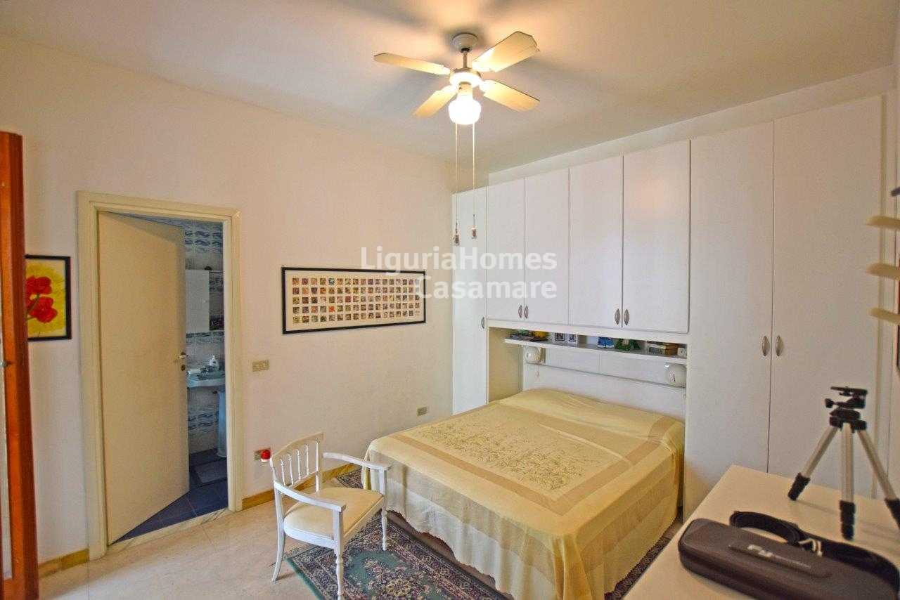 Condominium in Ospedaletti, Liguria 10931146
