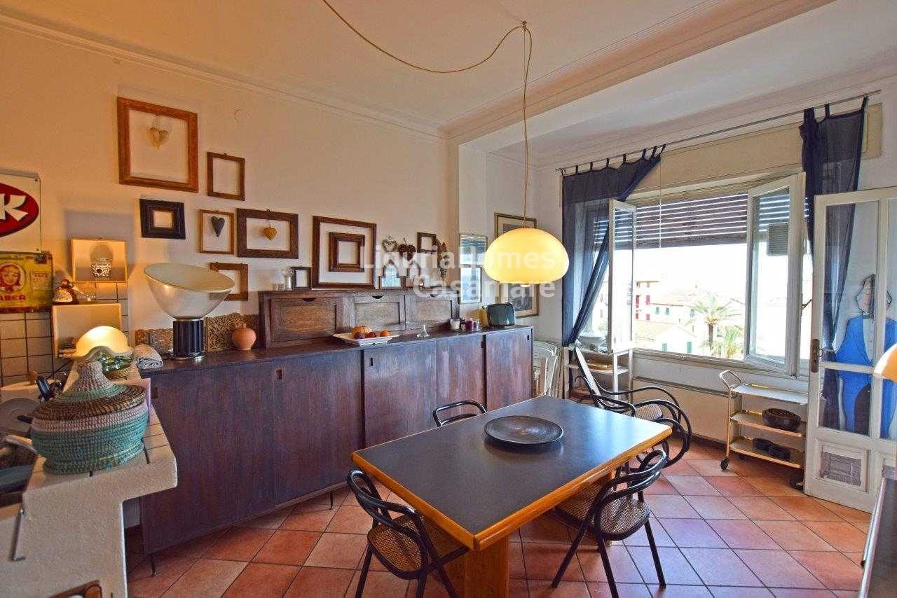 公寓 在 奧斯佩達萊蒂, 利古里亞 10931168