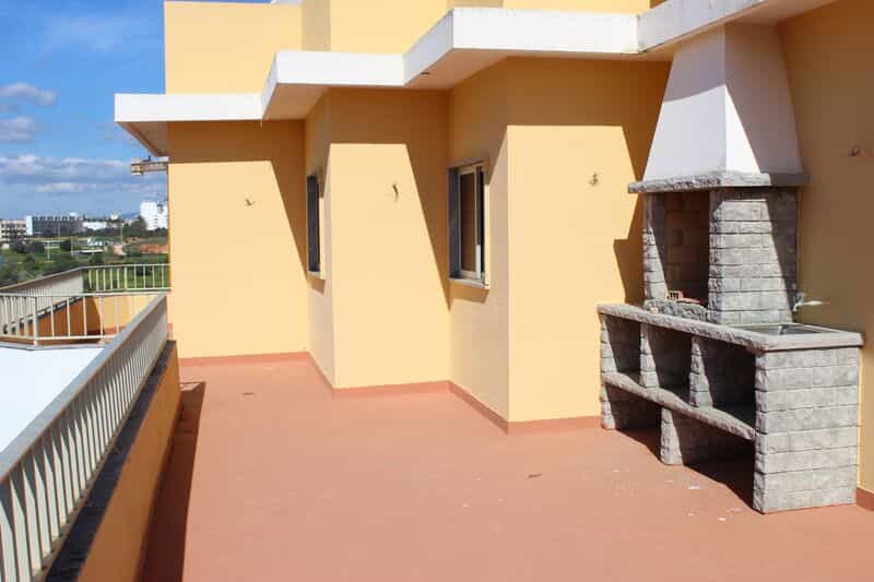 Condominium in Rocha, Faro 10931309
