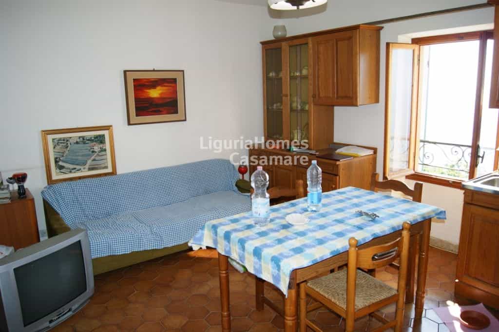 rumah dalam Ospedaletti, Liguria 10931360