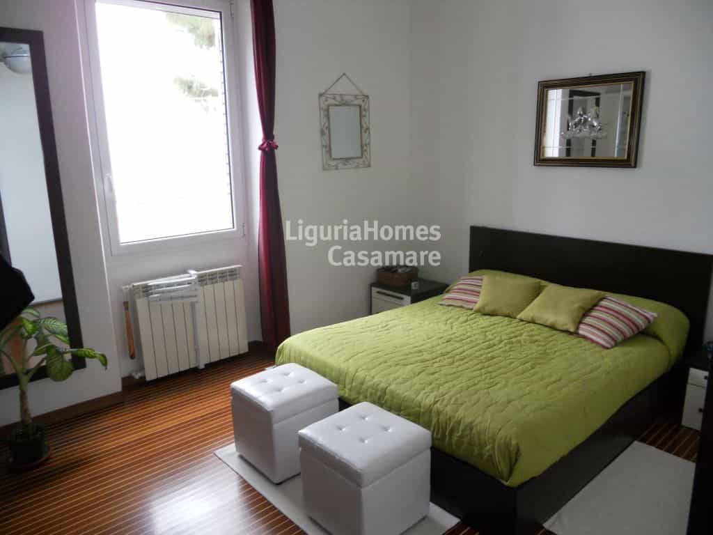 公寓 在 奧斯佩達萊蒂, 利古里亞 10931385