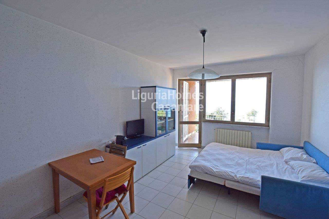 Condominium in Ospedaletti, Liguria 10931412