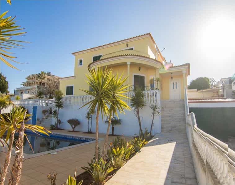 House in Lagoa, Faro 10931440