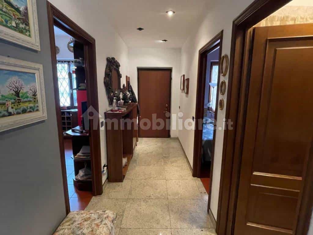 House in Corsico, Lombardy 10931492