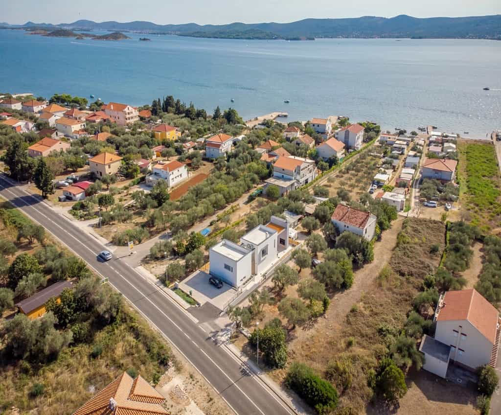 жилой дом в Zadar, Zadar County 10931546