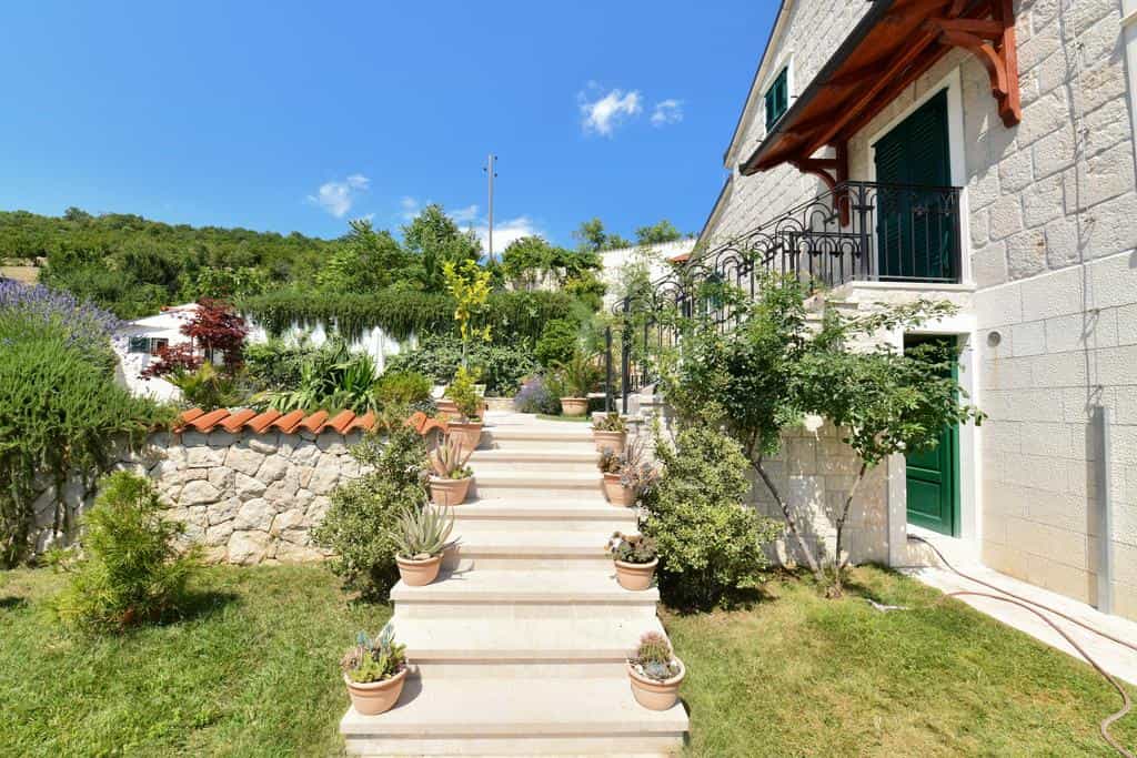 жилой дом в Split, Split-Dalmatia County 10931570