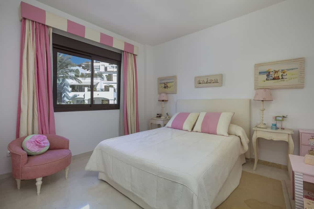 rumah dalam Marbella, Andalusia 10931708