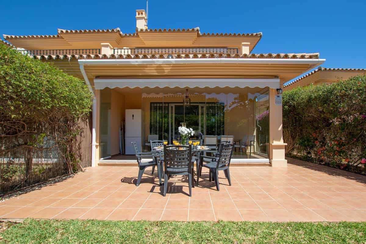 House in Fuengirola, Andalusia 10931749