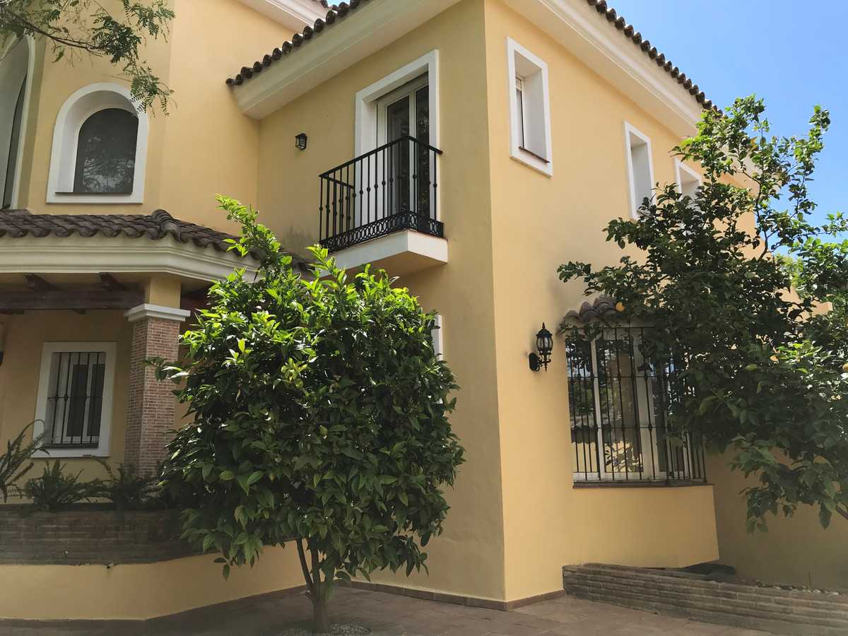 Rumah di Marbella, Andalusia 10931768