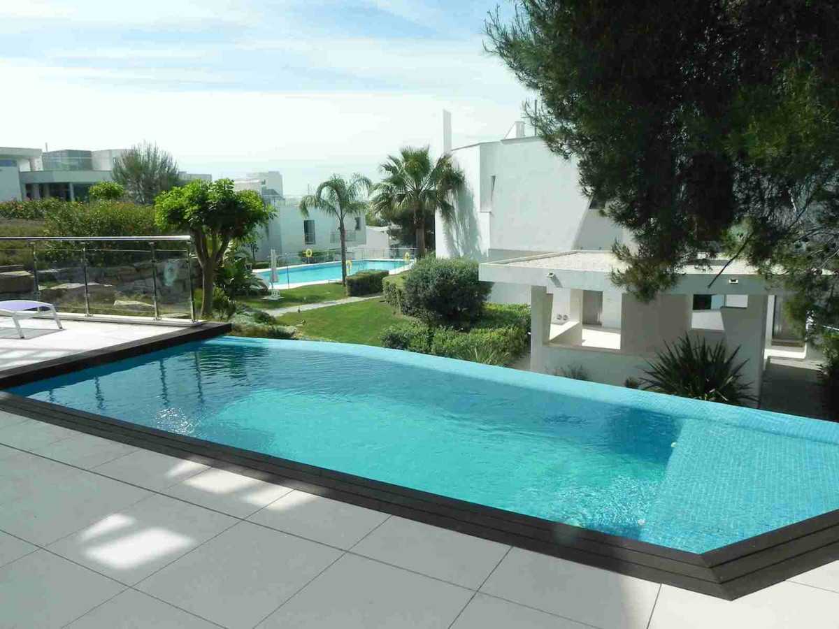 House in Marbella, Andalusia 10931772
