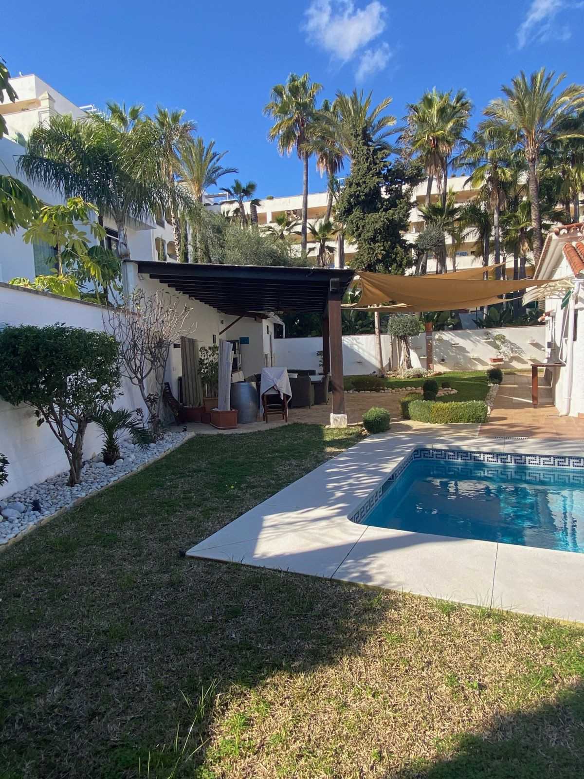 rumah dalam Marbella, Andalusia 10931800