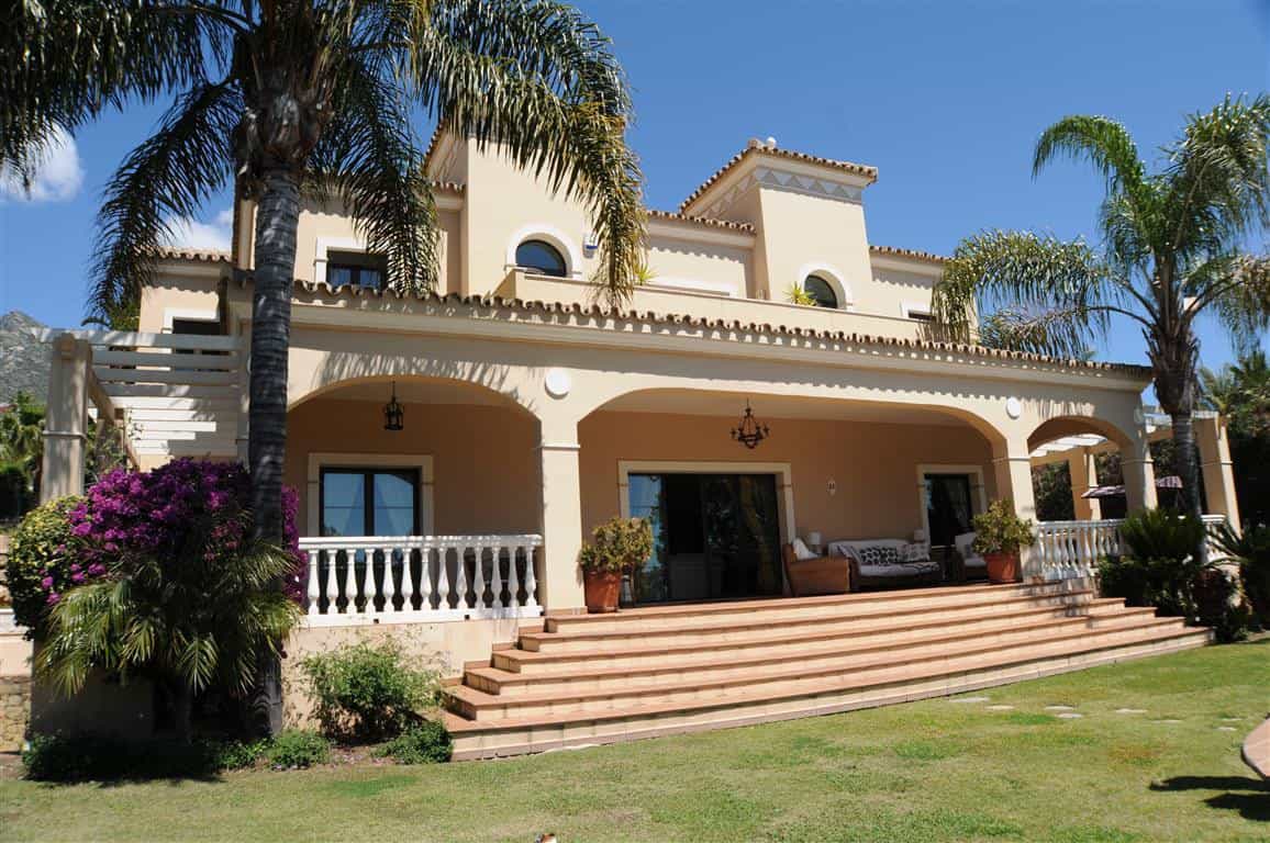 House in Marbella, Andalusia 10931804