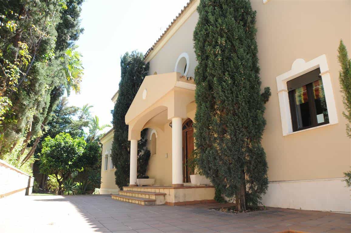 rumah dalam Marbella, Andalusia 10931804