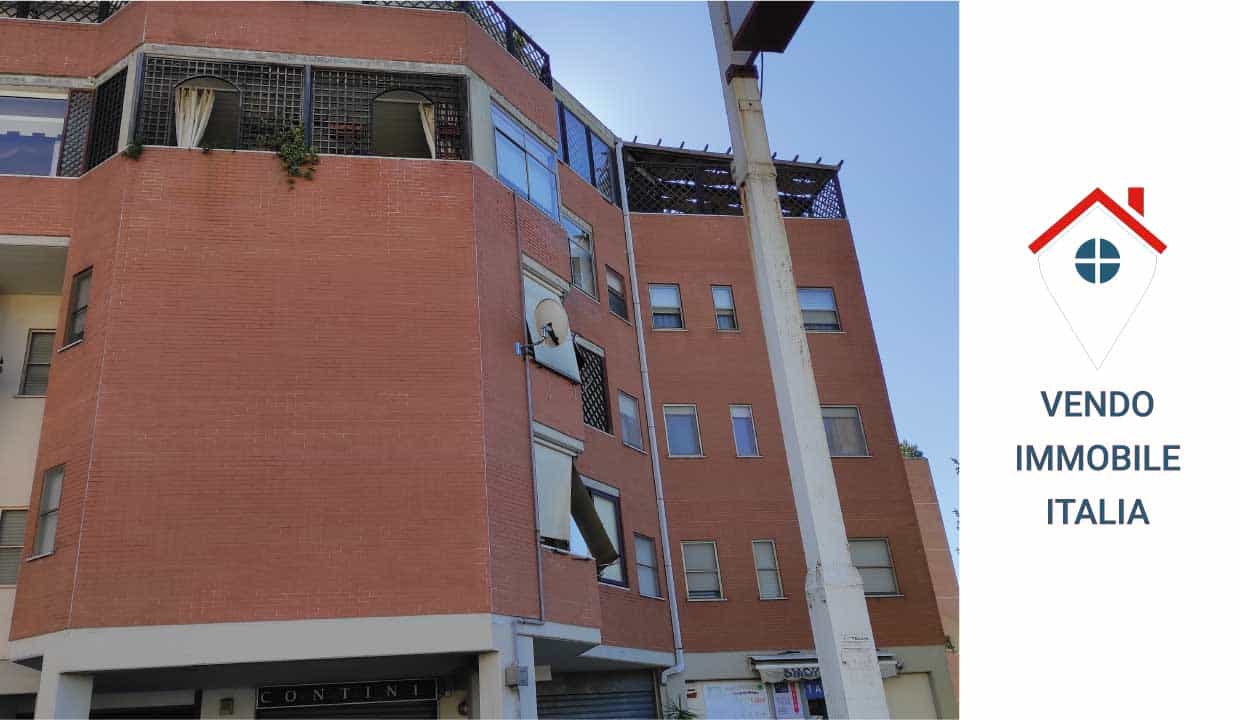 Condominium in Latina, Lazio 10932034