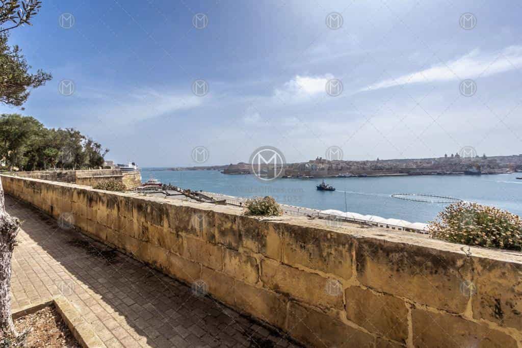 Γραφείο σε Ħal Luqa,  10934038