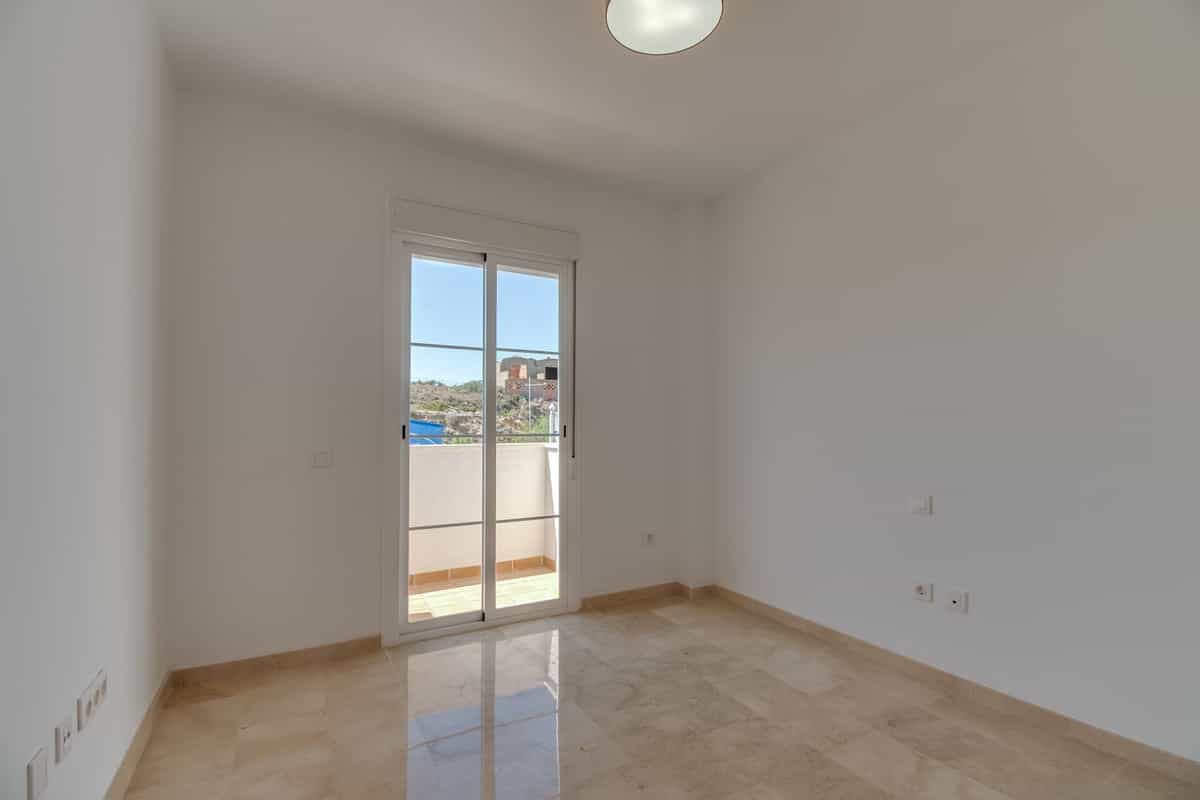 Condominium dans Manilva, Andalucía 10934221