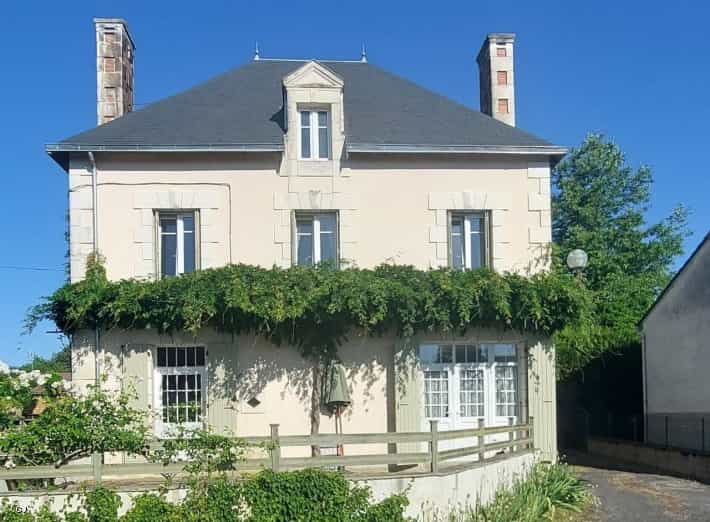 Hus i Civray, Nouvelle-Aquitaine 10935005