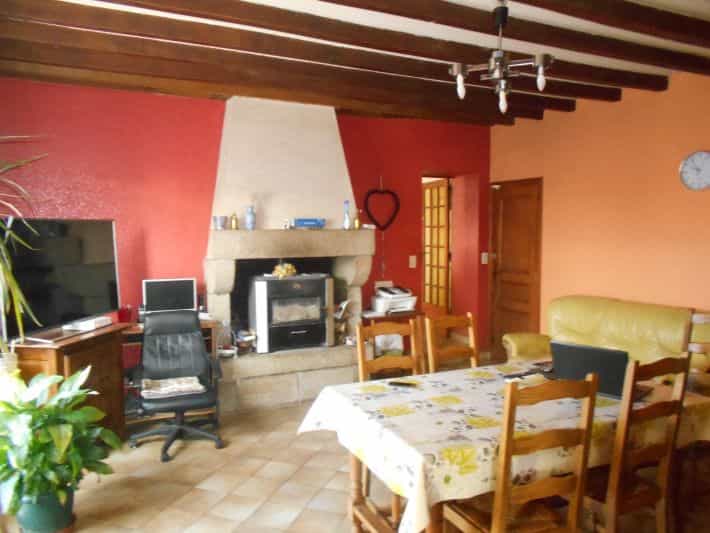 Dom w Grandparigny, Normandie 10935885