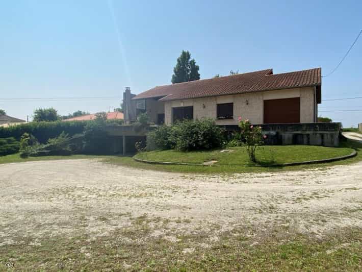 House in Condac, Nouvelle-Aquitaine 10935946
