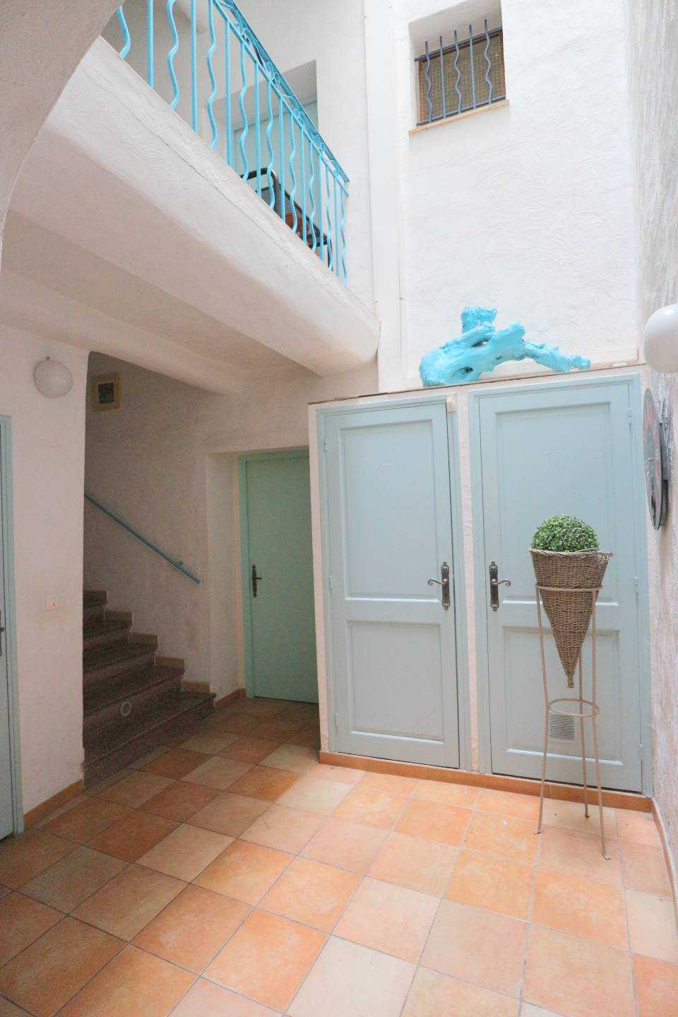 casa no Roquebrune-sur-Argens, Provença-Alpes-Costa Azul 10935957