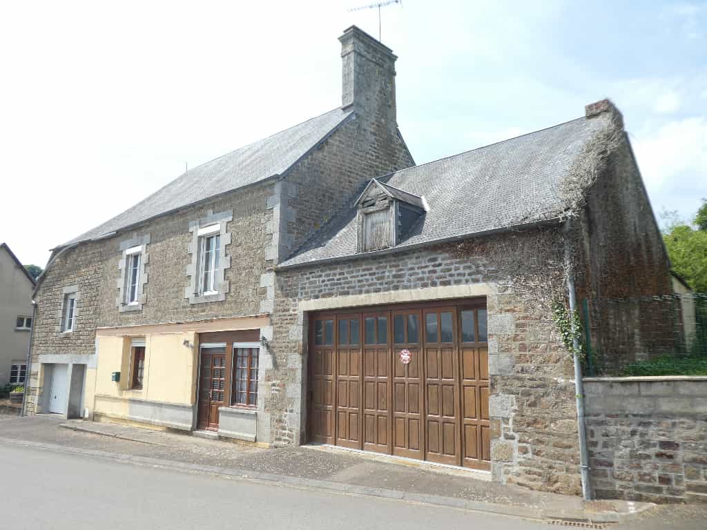 집 에 Juvigny-le-Tertre, 노르망디 10935963