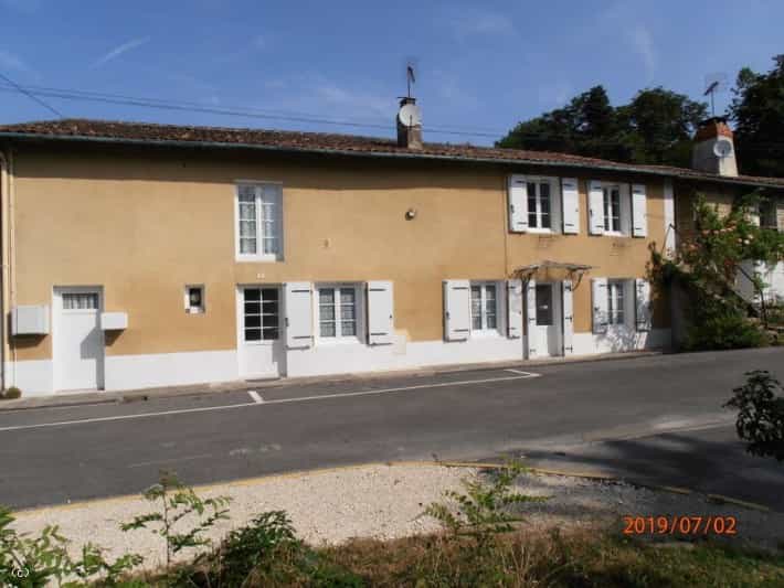 Dom w Villefagnan, Nouvelle-Aquitaine 10936012