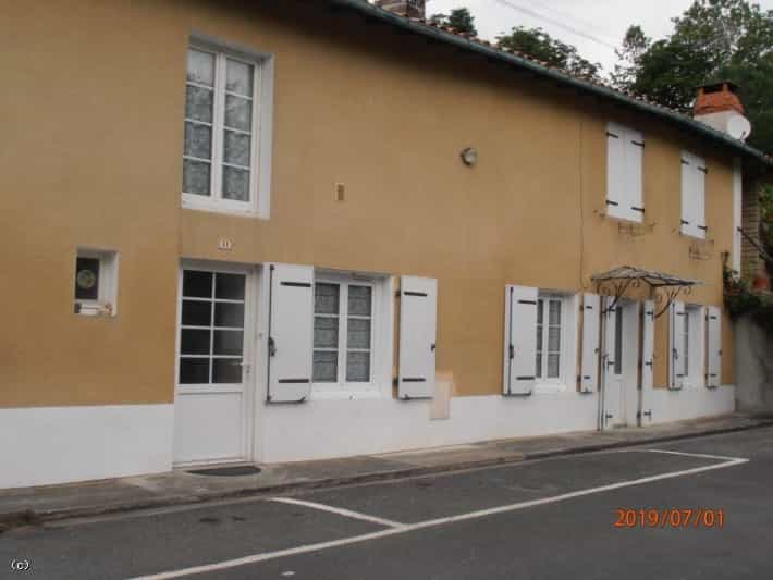 Haus im Villefagnan, Nouvelle-Aquitaine 10936012