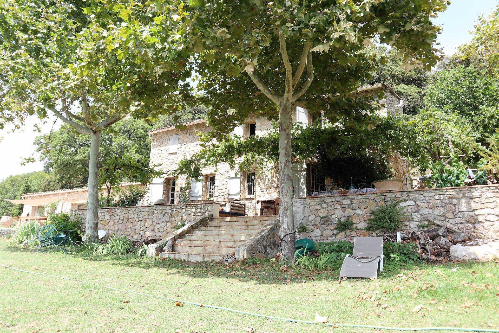 मकान में Montferrat, Provence-Alpes-Côte d'Azur 10936119