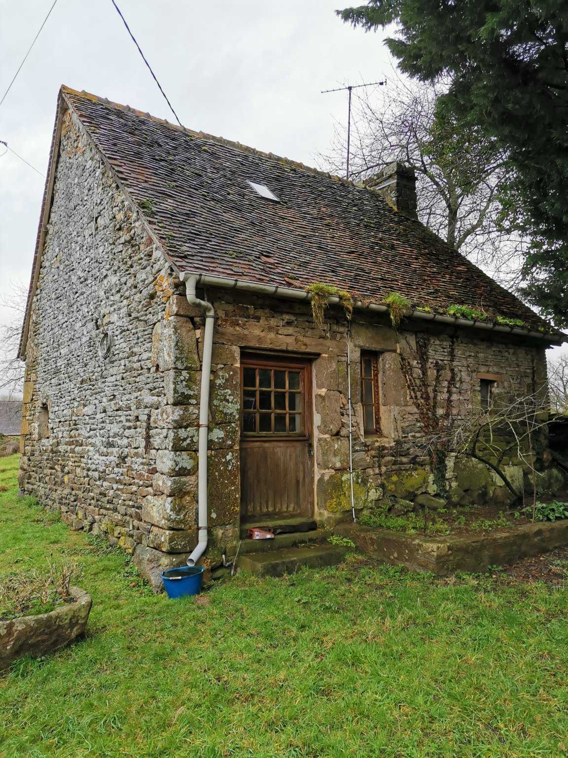 بيت في Saint-Brice, Normandie 10936125