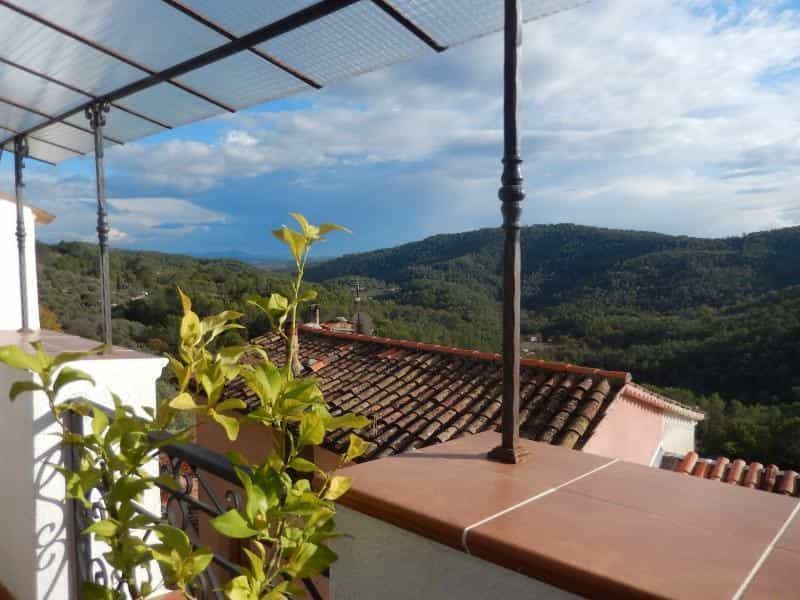 House in Claviers, Provence-Alpes-Cote d'Azur 10936222