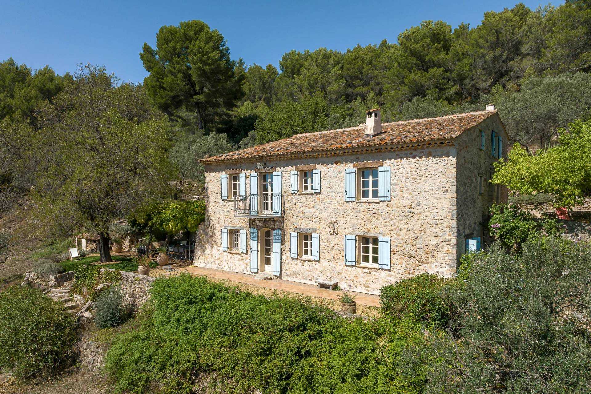 House in Claviers, Provence-Alpes-Cote d'Azur 10936341