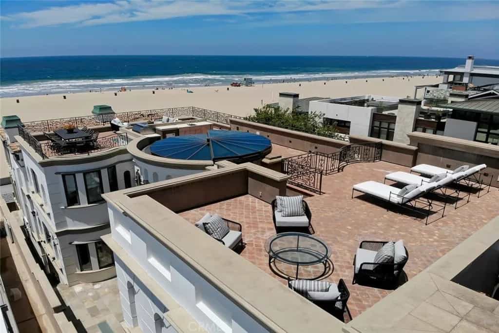 Condominium in Hermosa Beach, California 10936834